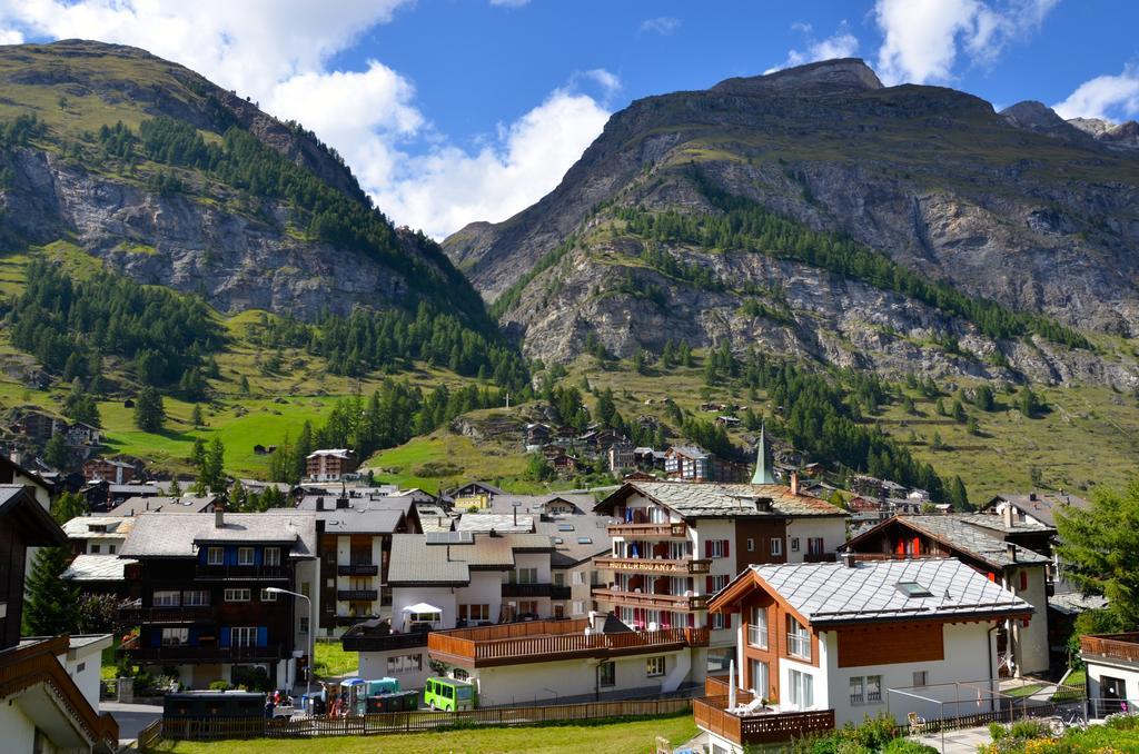 Jaegerhof Serviced Apartements Zermatt Room photo