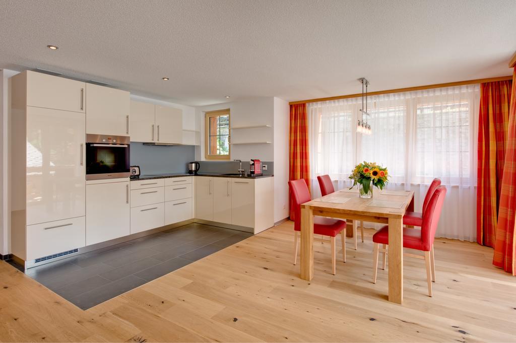 Jaegerhof Serviced Apartements Zermatt Room photo